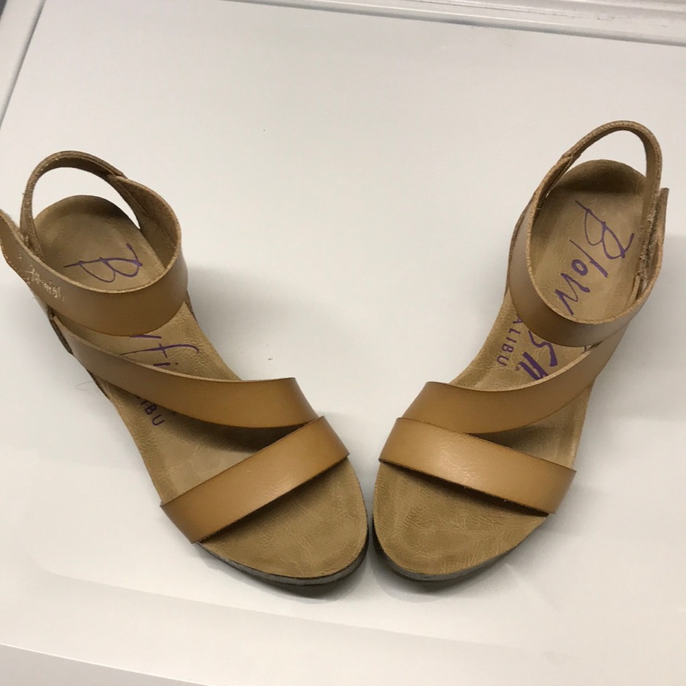 Blowfish Malibu wedges. NWOT. Size 8.